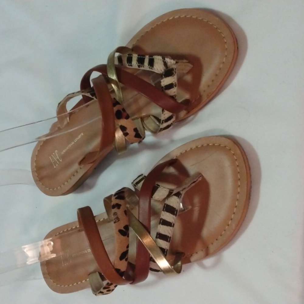 🌞🌞🌞INC International Concepts flipflops size 6 5 straps in multi colors. EUC - Picture 1 of 4